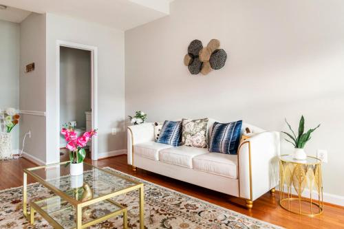 Spacious, Relaxing & Gorgeous 4BD/4BA House in DC! in Washington, USA