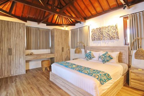 Villa Lebah - Tranquil Paradise of 3 bedroom Heart of Seminyak
