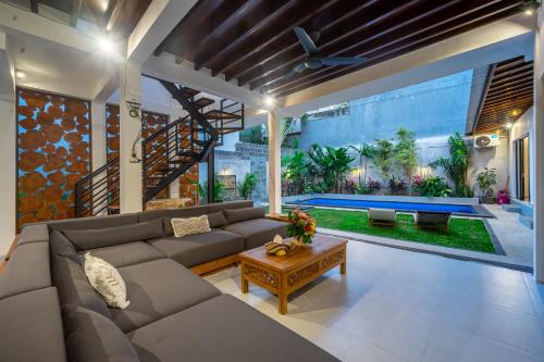 Villa Lebah - Tranquil Paradise of 3 bedroom Heart of Seminyak