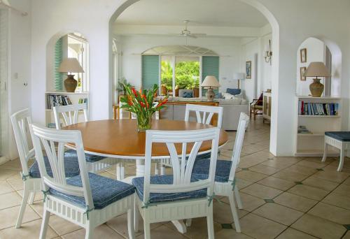 Zephyr Hill - 2 bedroom Villa with awe inspiring views villa in แคพ เอสเตท