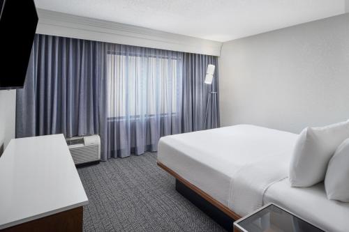 Courtyard by Marriott Baton Rouge Siegen Lane