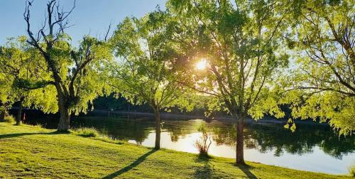 Cabaña Clarita La Florida (Cabana Clarita La Florida) in เอล ตราปิเช