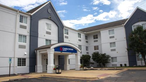 Candlewood Suites - Peoria at Grand Prairie, an IHG Hotel