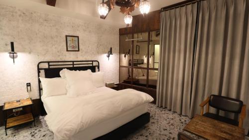 February Hotel SeongSeo