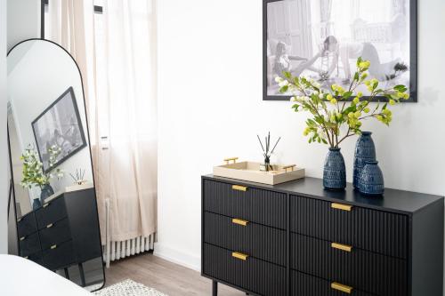 Luxury 2BD nr Wall St Gym Rooftop w/d, New York (Foto 10)