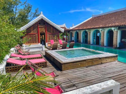 Villa Louise Hue Beach Hotel - 수영장