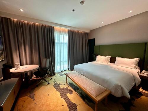 room detail thumbnail 1