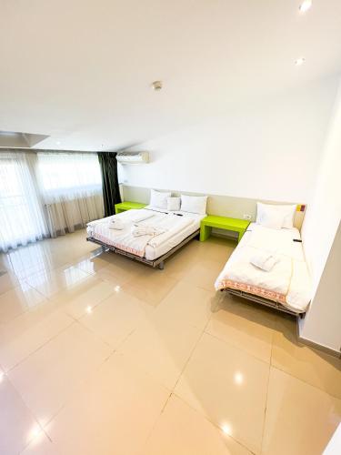 Christina Hotel - image 8