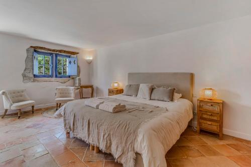 Gite de charme avec piscine - a charming cottage gite with swimming pool