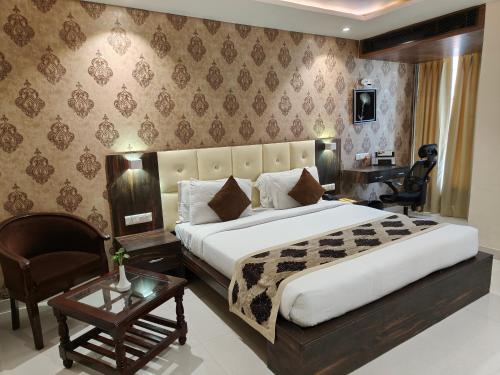 Executive Double Room image 2