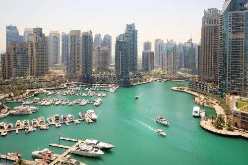 Ahlan HH - Breathtaking Marina View 2BR Suite at Damac Heights