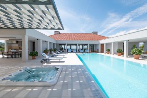 Luxury villa Bracchia Magic Retreat I with heated pool, sauna and jacuzzi on Brac