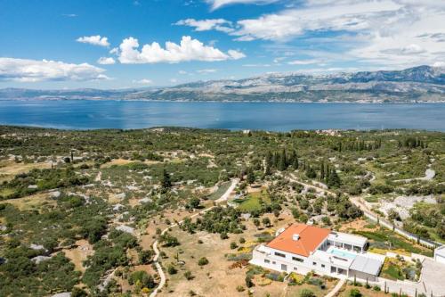 Luxury villa Bracchia Magic Retreat I with heated pool, sauna and jacuzzi on Brac
