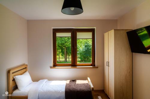 4 twin beds