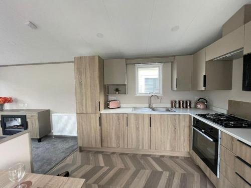 2021 2 bedroom static caravan in 5 stars Patrington haven holiday park