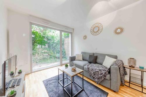 Appartement moderne, Metro 7, Parking et Jardin