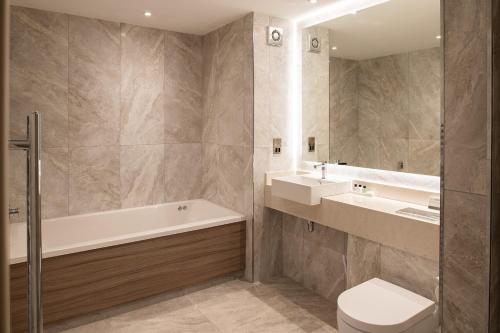 Radstone Hotel - image 2