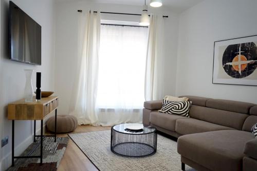 Diaphanous and modern- 2Bd 2Bth- Plaza España