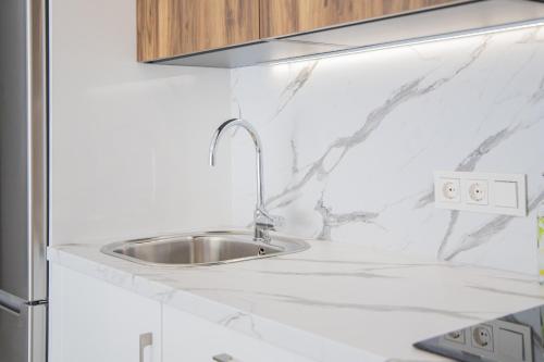One-Bedroom Apartment image 10
