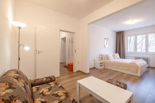 Peaceful downtown location - 2 bedroom apartment by Flat Manаger, Sofia (photo 2)