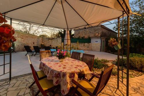 House Maria by Istrialux in Bokordici