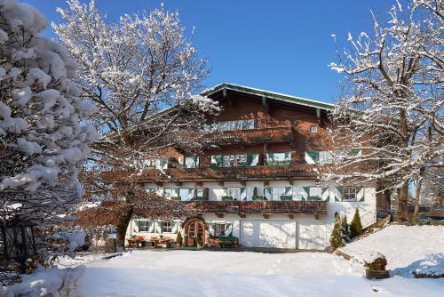 B&B Kitzbühel - Landsitz Römerhof - Hotel Apartments - Bed and Breakfast Kitzbühel