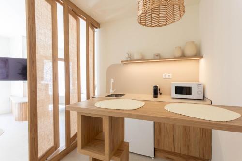 Suite with Balcony image 3