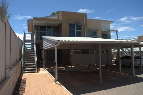 A szálláshely kívülről, Copper Retreat Millennium Apartment in Roxby Downs