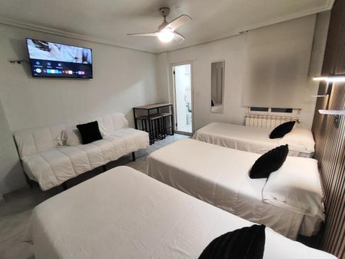Hostal Lucy - image 2