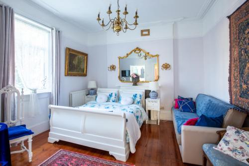 Dawson Place Juliette's Bed and Breakfast - image 4