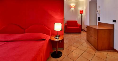 Studio Apartment image 6