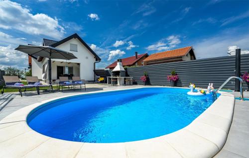 B&B Varaždin Breg - Stunning Home In Varazdin Breg With 2 Bedrooms, Wifi And Outdoor Swimming Pool - Bed and Breakfast Varaždin Breg