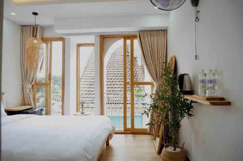Double Room with Balcony room in Le Petit Homestay 2