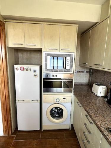 Soleares Apartment - Close to the Beach! in Resinera Voladilla