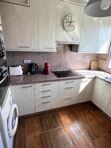 Soleares Apartment - Close to the Beach! in Resinera Voladilla