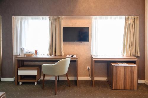 MV Monogram - image 13