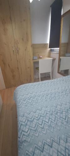 Lovely 1 bedroom apartment near Eye of Tirana, Tirana (photo 2)