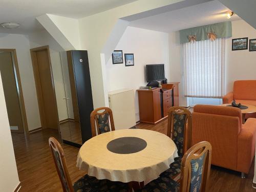 設施, Ebermannsmühle (Ebermannsmuhle) in 勞莎