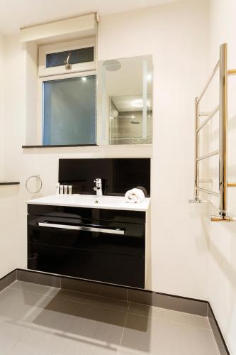 Veeve - Hyde Park Heights - image 3