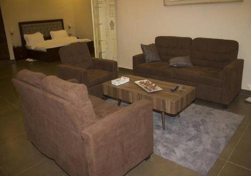Suite with Garden View image 3