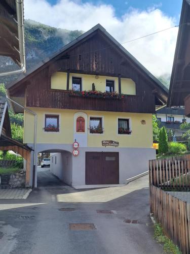 Apartmaji JOŠT - Apartment - Bohinj