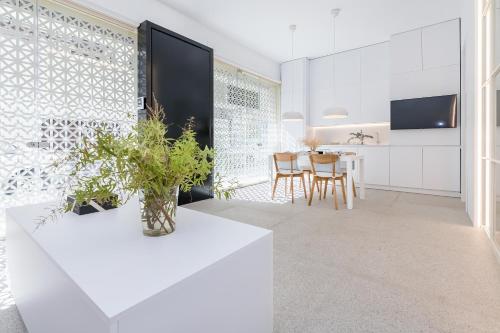 BHost - Lumiere Suites - Estación de Obejo