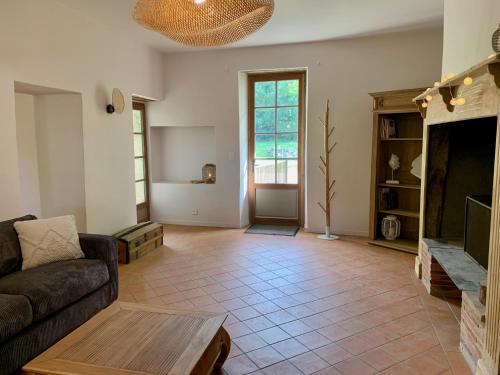 Gite de charme avec piscine - a charming cottage gite with swimming pool