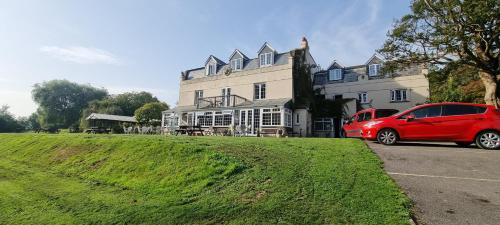 Two Bedroom Lodge In The Country - Owl, Peacock & Meadow