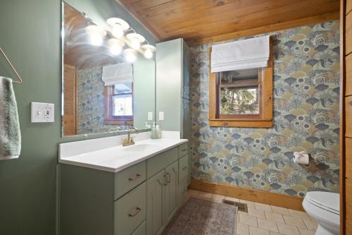 The Graystone Lodge in Big Canoe in Jasper, USA