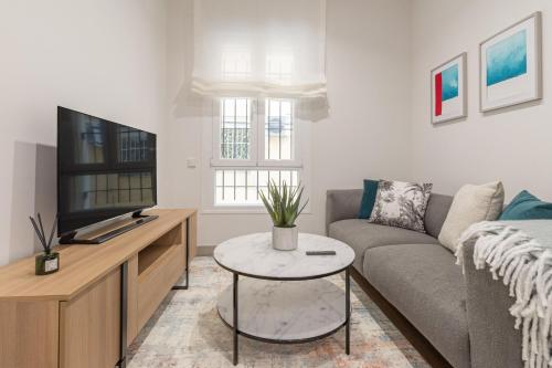 Charming 1-Bed Apartment in Chamberí Madrid, Madrid