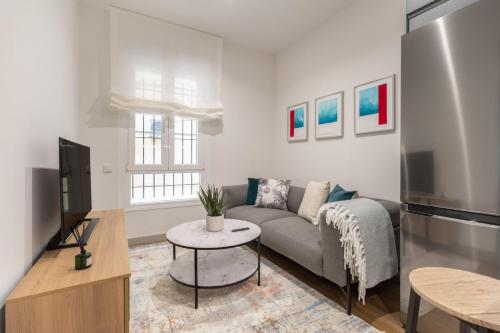 Charming 1-Bed Apartment in Chamberí Madrid, Madryt (zdjęcie 8)