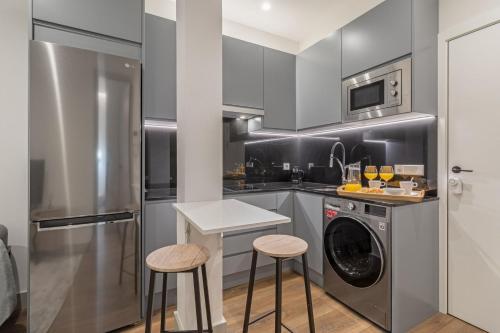 Charming 1-Bed Apartment in Chamberí Madrid, Madryt (zdjęcie 3)