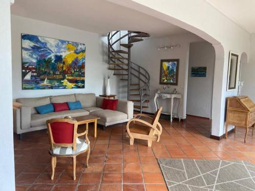 Villa "The Pretty Mermaid", pool and stunning views 5 min from beach in Desė