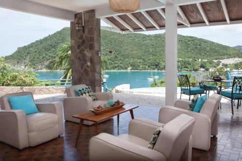Villa "The Pretty Mermaid", pool and stunning views 5 min from beach in Desė
